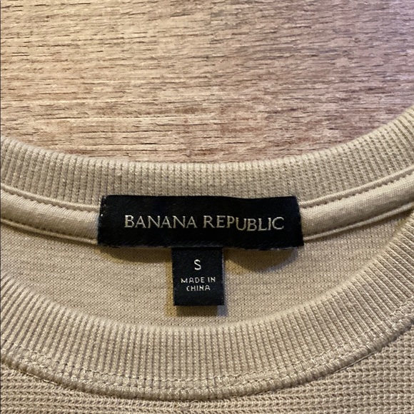 Banana Republic Men's Cream Sweater - Picture 2 of 8